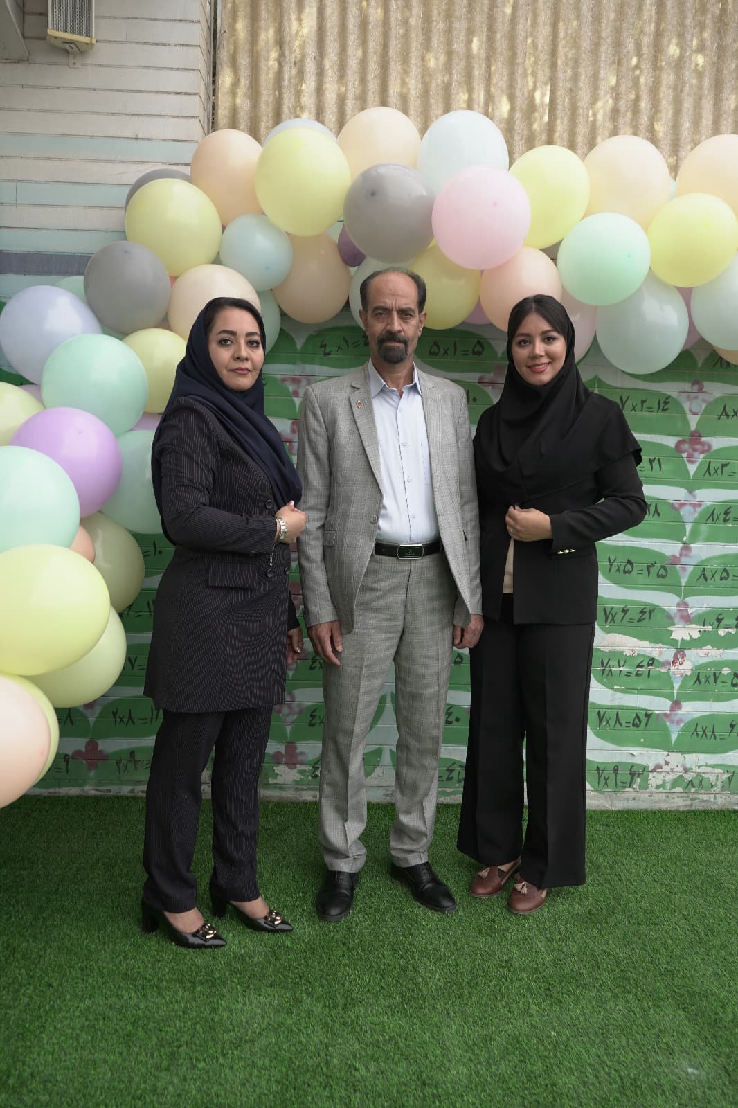 عنوانجشن بازگشایی و شکوفه ها سال تحصیلی ۱۴۰۵-۱۴۰۴